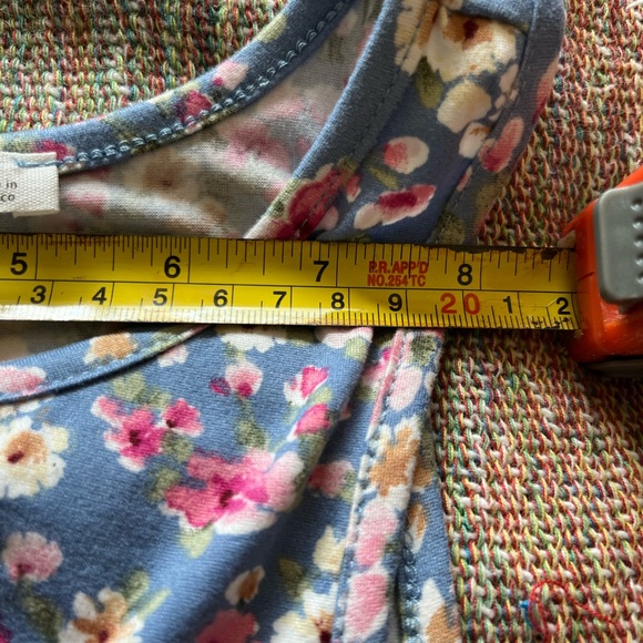 Timing Blue and White Fitted Crop Tank Top Floral Print SZ S Mini Cut Out - Picture 9 of 11